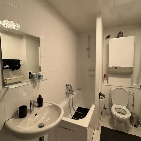 De Luxe Entierement Renove - Proche Aeroport De Bruxelles, Quartier Chic Apartment Brussels